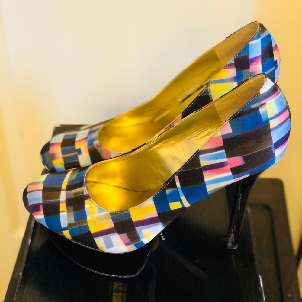 Shoes - Picture 2 of 3